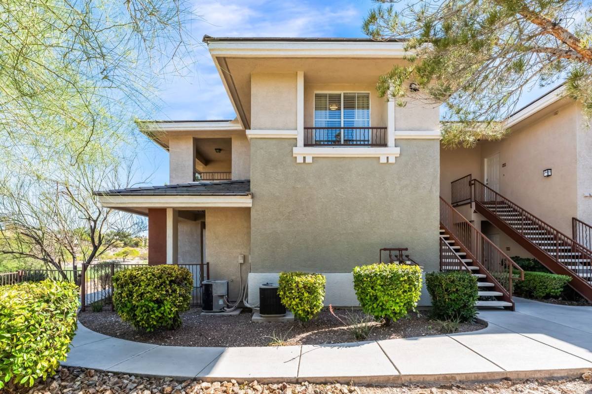 Apartment for rent at 904 Duckhorn Court, Las Vegas, NV 89144