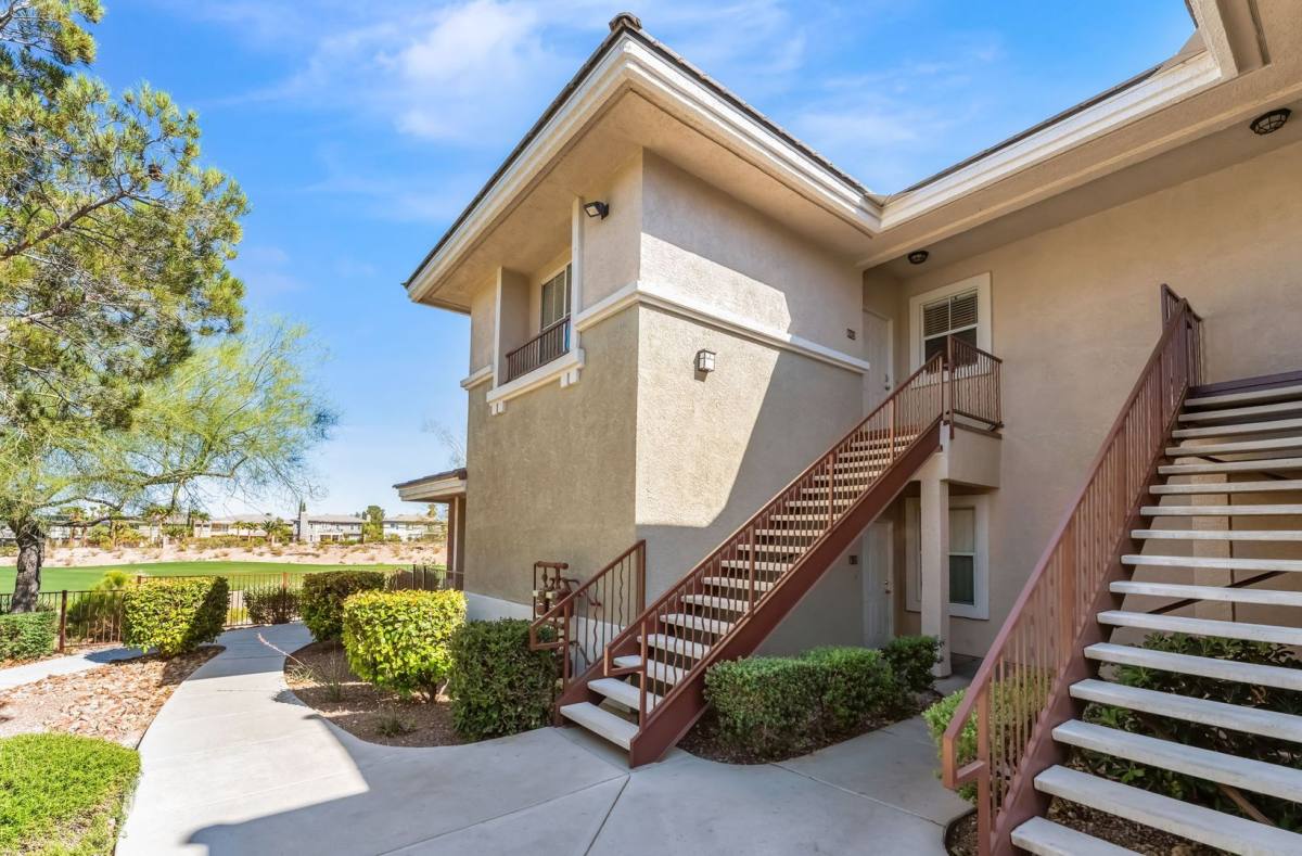 Apartment for rent at 904 Duckhorn Court, Las Vegas, NV 89144