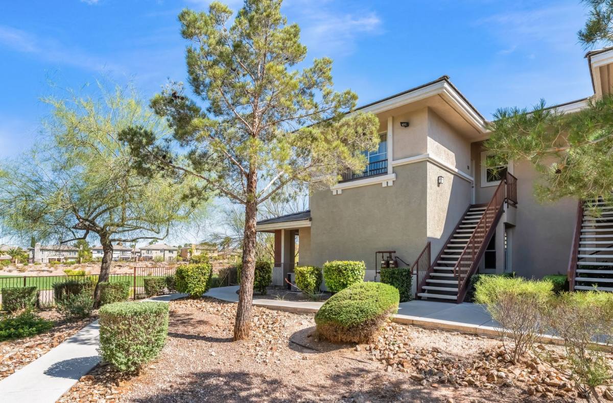 Apartment for rent at 904 Duckhorn Court, Las Vegas, NV 89144