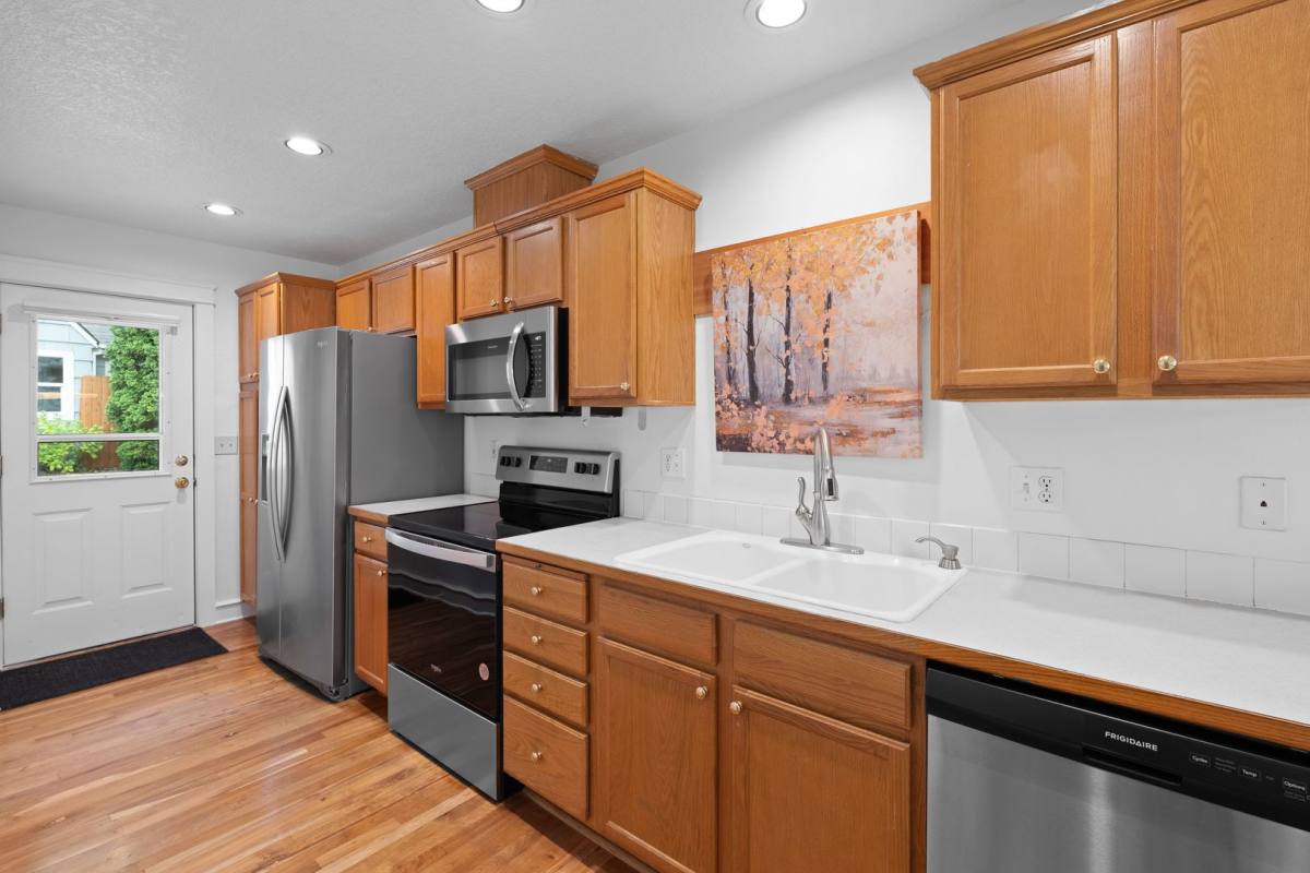 Condo for rent at 3140 NE 103rd Place, Portland, OR 97220
