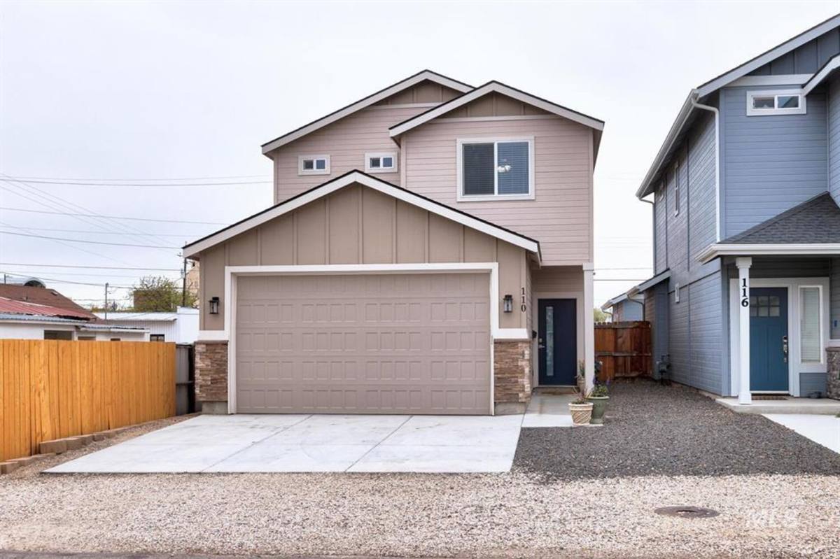 Townhouse for rent at 110 E Ada St, Meridian, ID 83642