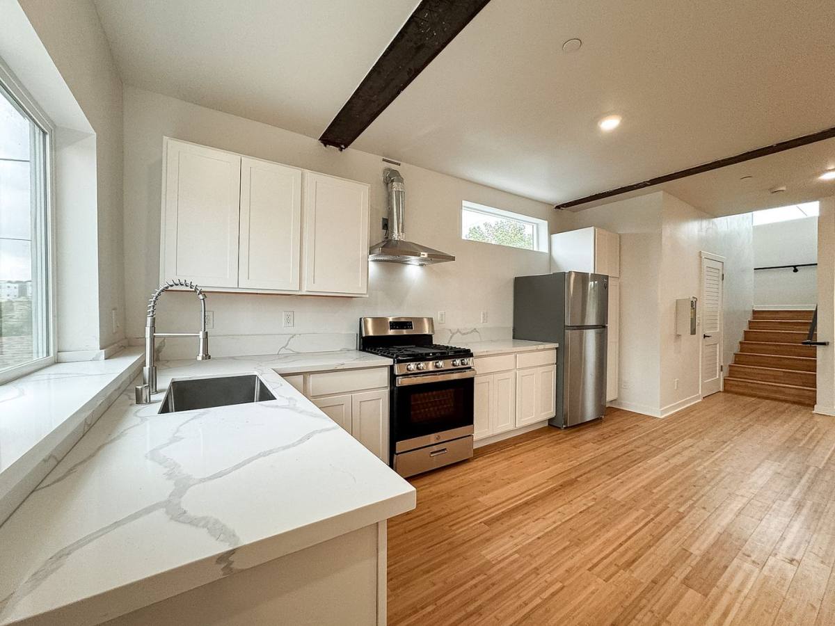 Apartment for rent at 1411 N Tremont St, Los Angeles, CA 90033