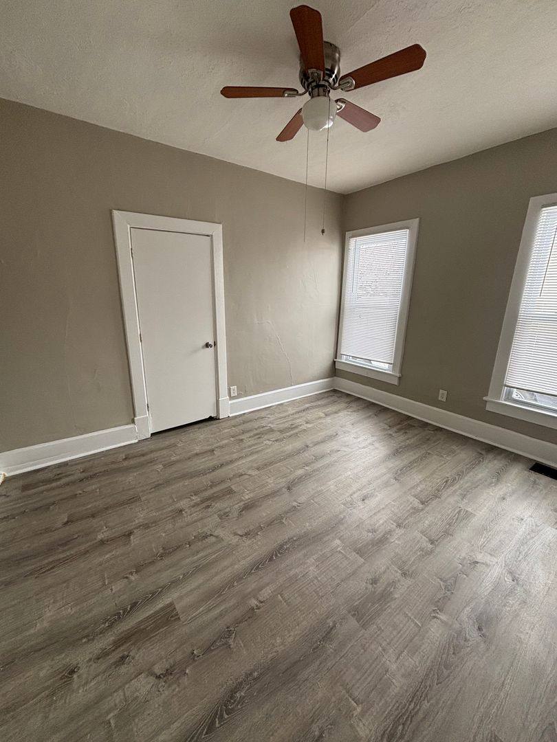 House for rent at 122 Fairlawn Ave, Lexington, KY 40505