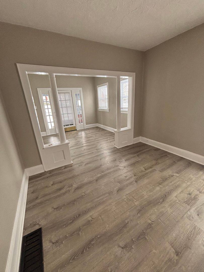 House for rent at 122 Fairlawn Ave, Lexington, KY 40505