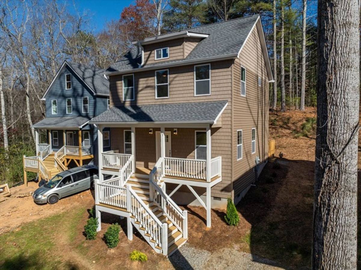 House for rent at 131 Owenby Lane, Black Mountain, NC 28711
