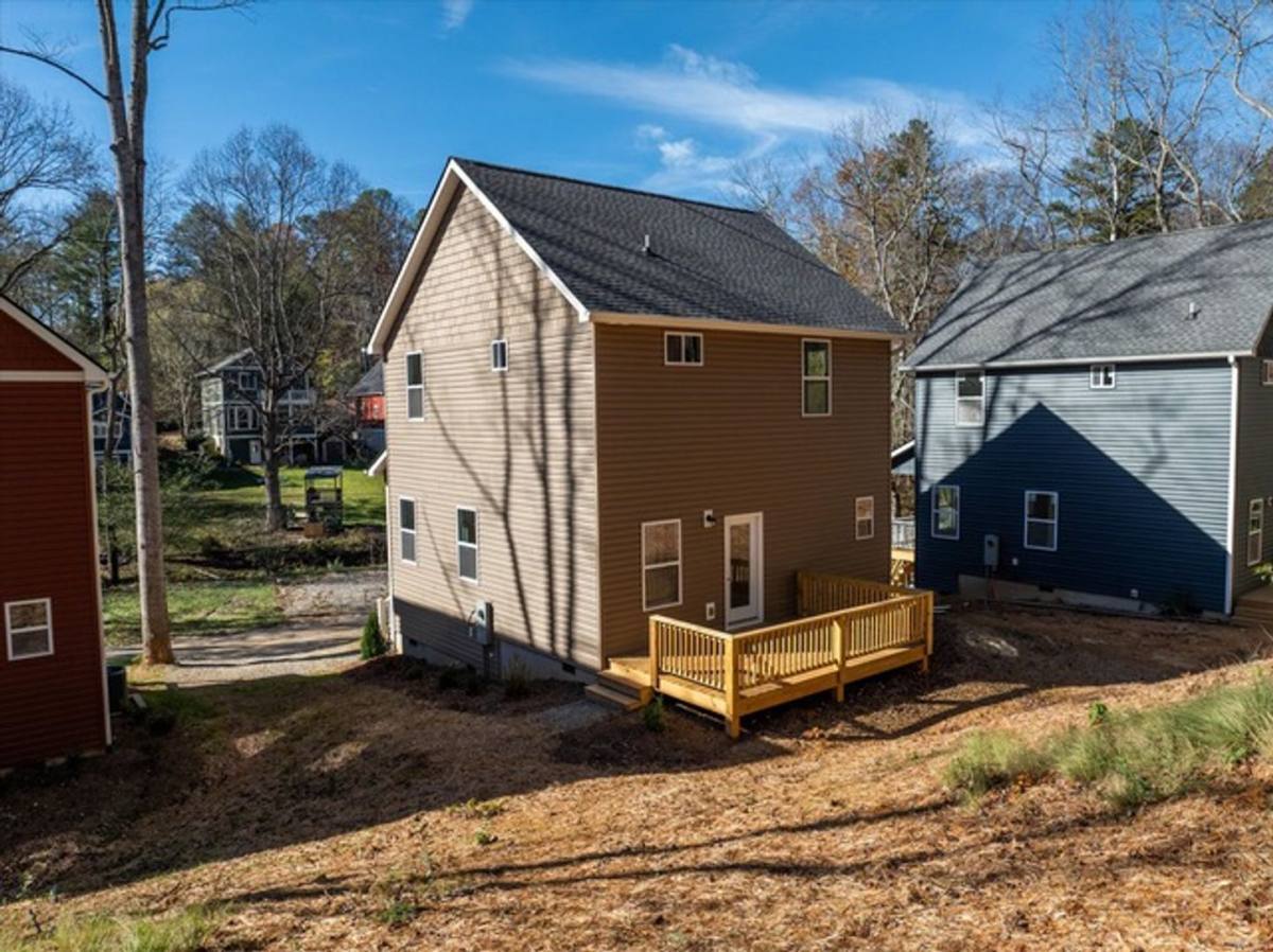 House for rent at 131 Owenby Lane, Black Mountain, NC 28711