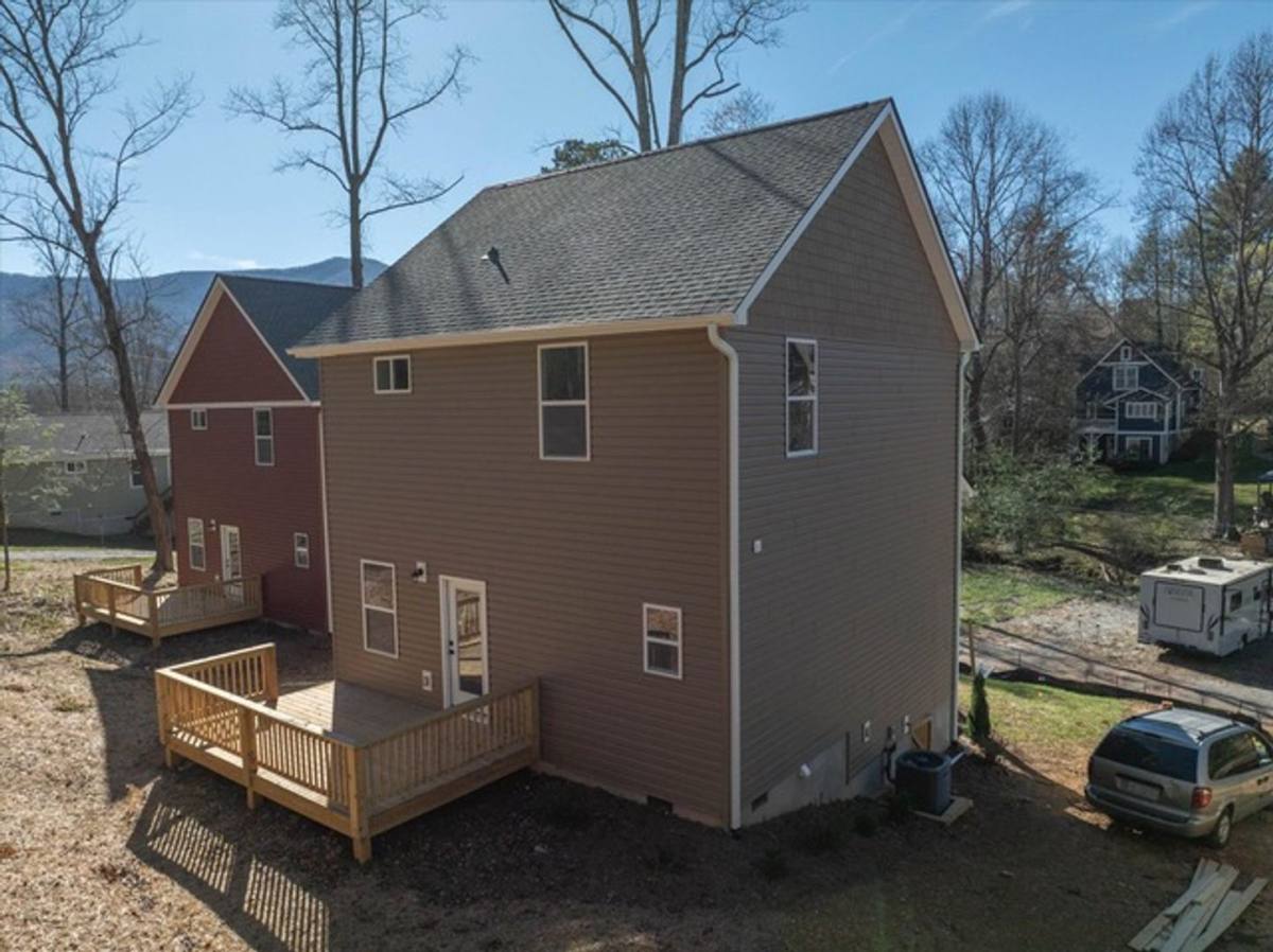 House for rent at 131 Owenby Lane, Black Mountain, NC 28711