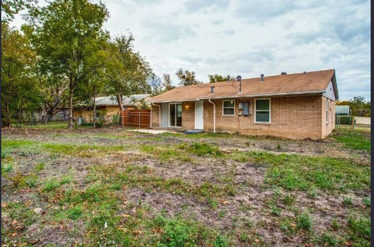 House for rent at 7027 Coleshire Dr, Dallas, TX 75232