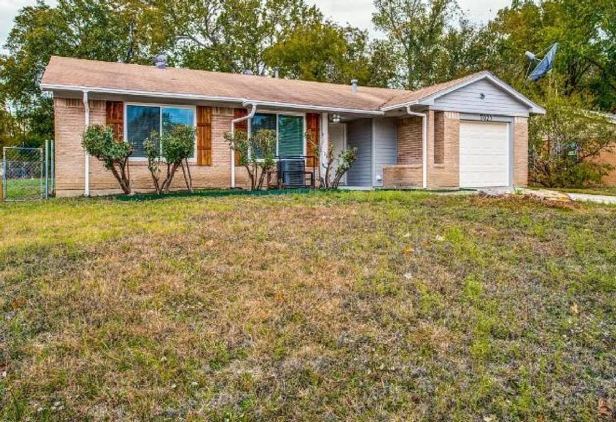 House for rent at 7027 Coleshire Dr, Dallas, TX 75232