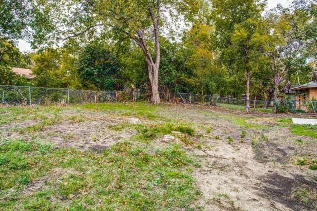 House for rent at 7027 Coleshire Dr, Dallas, TX 75232