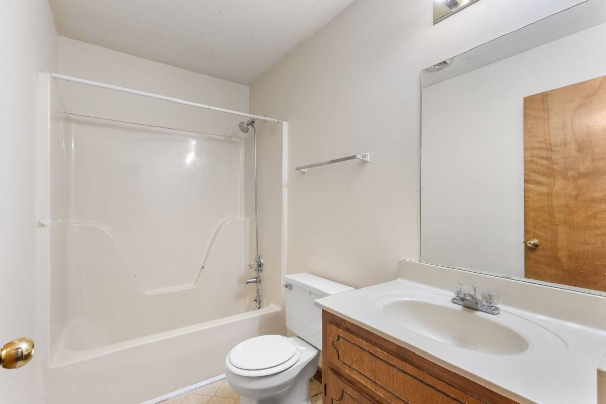 Apartment for rent at 1620 Baltimore Dr, Clarksville, TN 37043