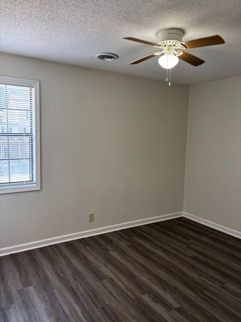 Apartment for rent at 1620 Baltimore Dr, Clarksville, TN 37043