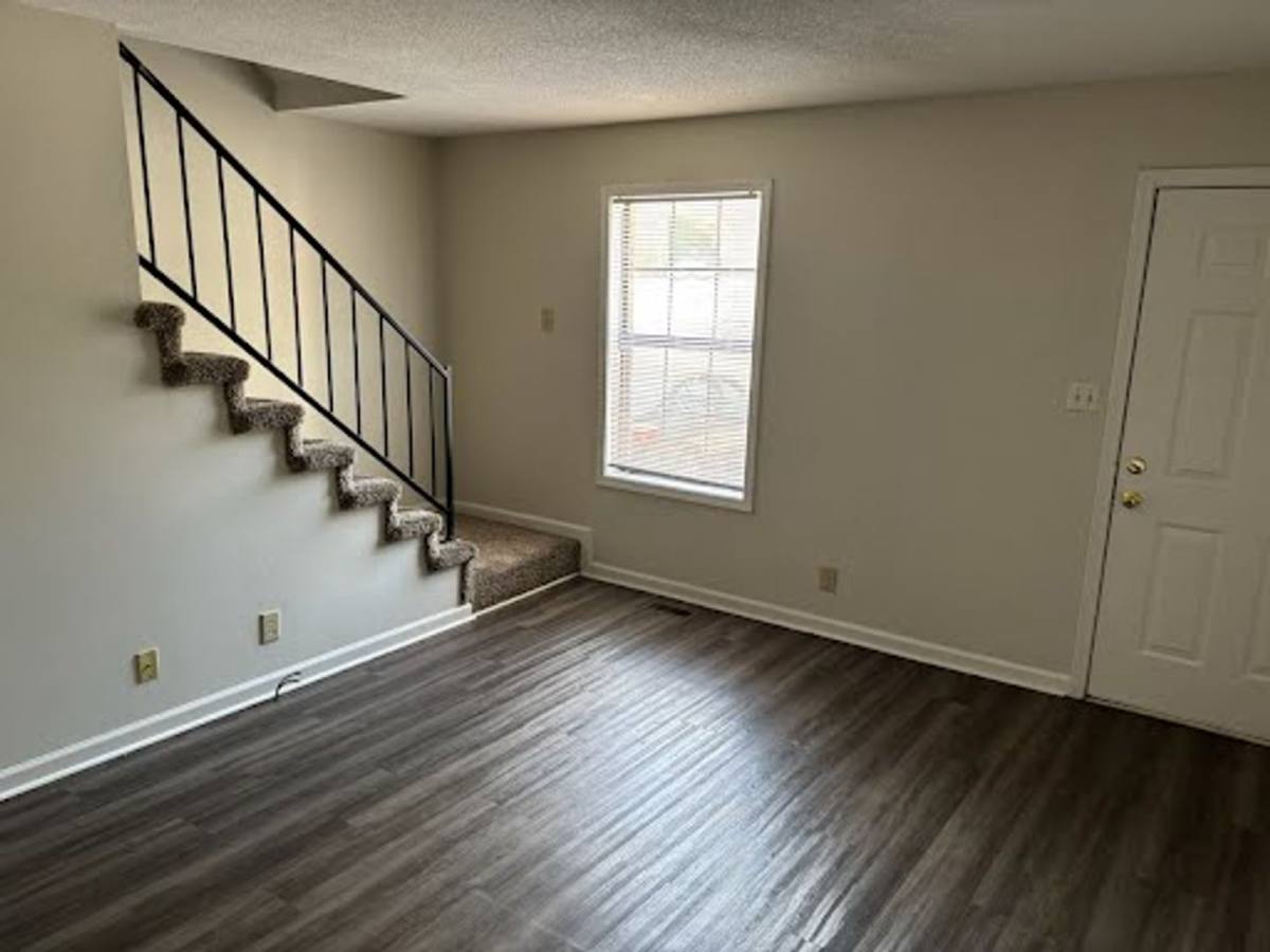 Apartment for rent at 1620 Baltimore Dr, Clarksville, TN 37043