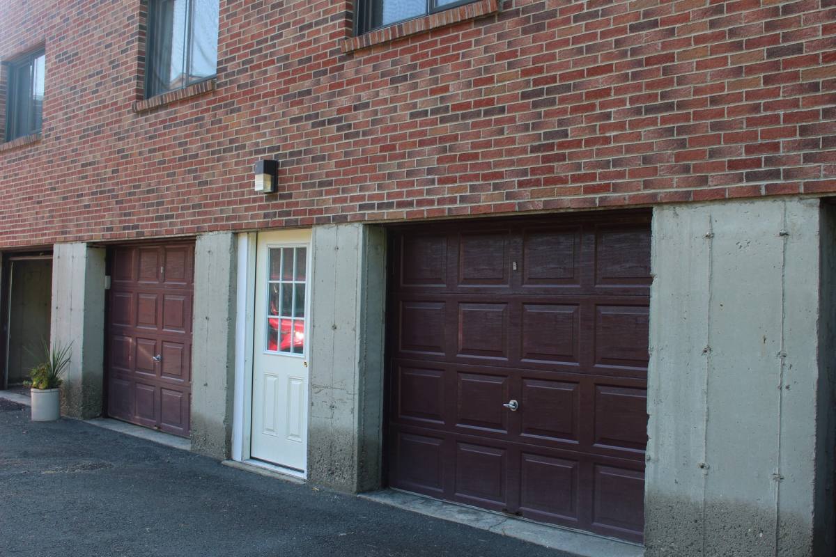 Apartment for rent at 7 Patterson Dr, Glenmont, NY 12077