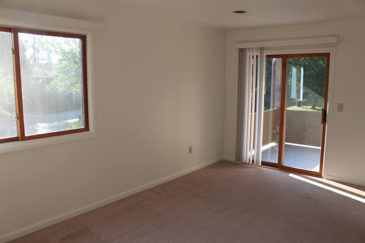 Apartment for rent at 7 Patterson Dr, Glenmont, NY 12077