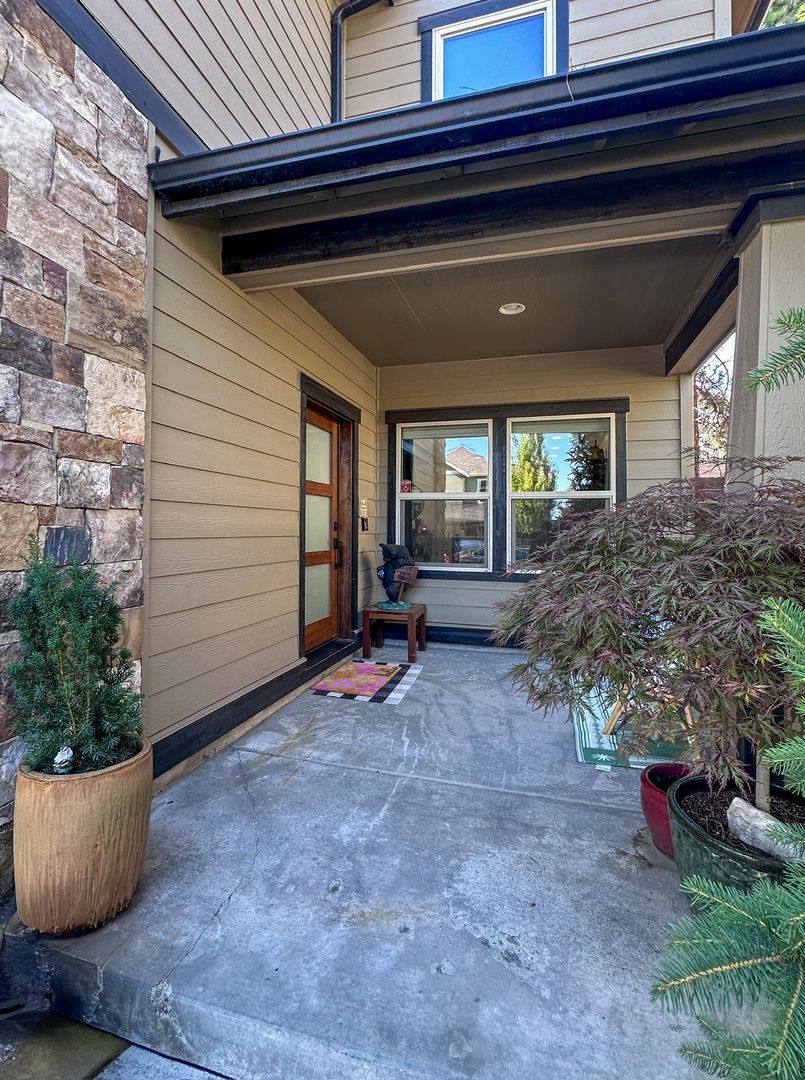 House for rent at 20523 SE Stanford Place, Bend, OR 97702