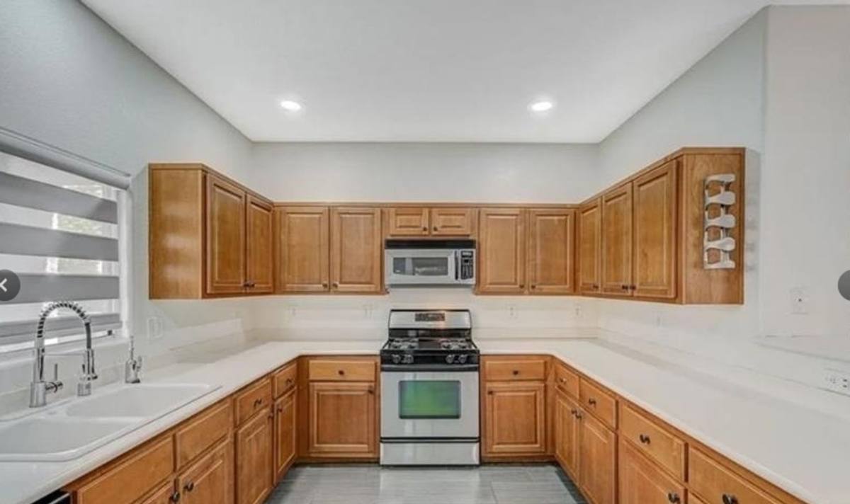 House for rent at 1684 Spotted Wolf Ave, Las Vegas, NV 89123