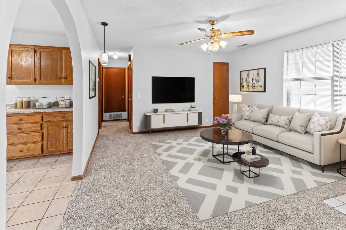 Apartment for rent at 11733 Wood Oak Ave, Richmond, MO 64085