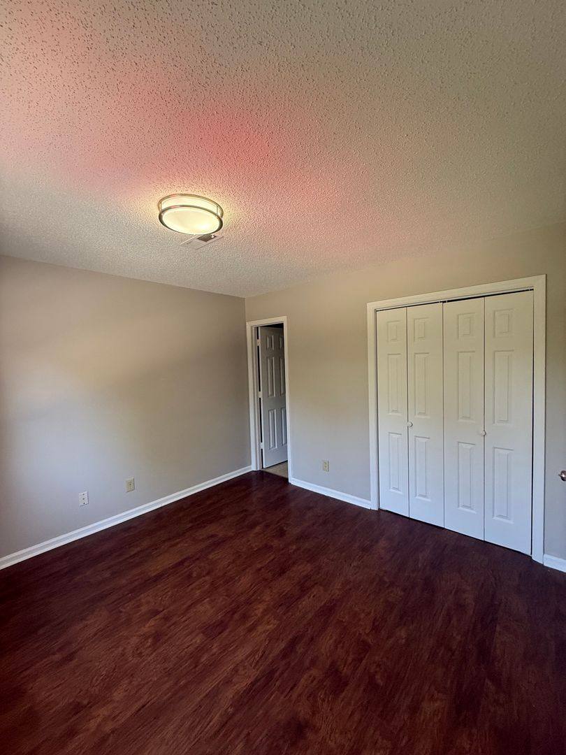 Apartment for rent at 1806-E Woods Lane, High Point, NC 27265