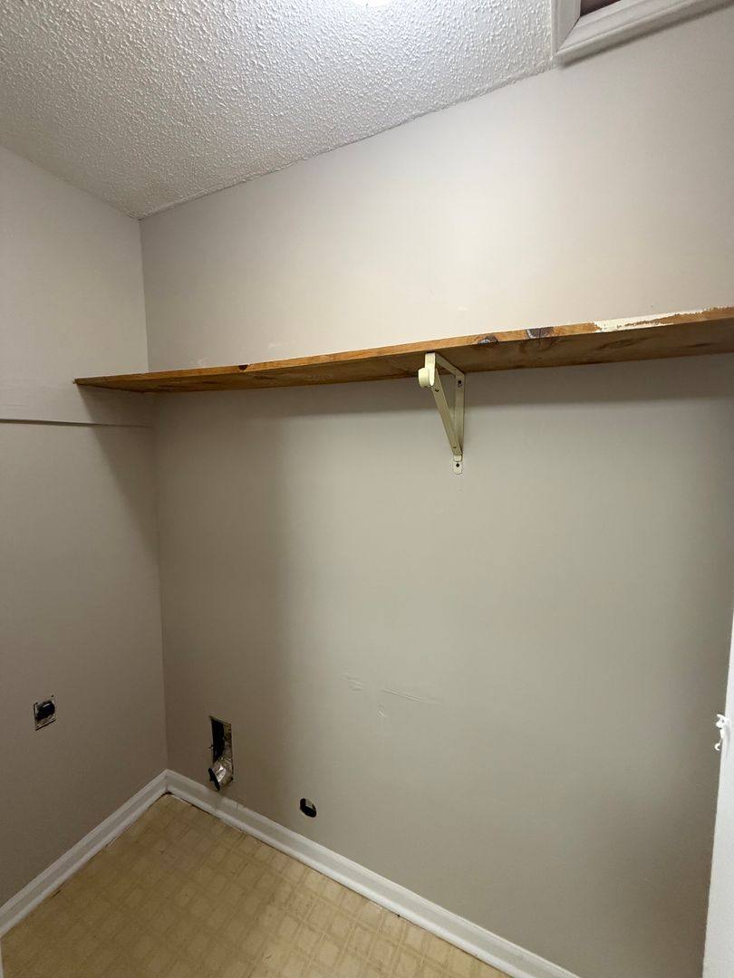 Apartment for rent at 1806-E Woods Lane, High Point, NC 27265