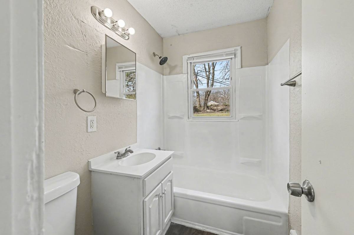 House for rent at 7036 Bellefontaine Ave, Kansas City, MO 64132