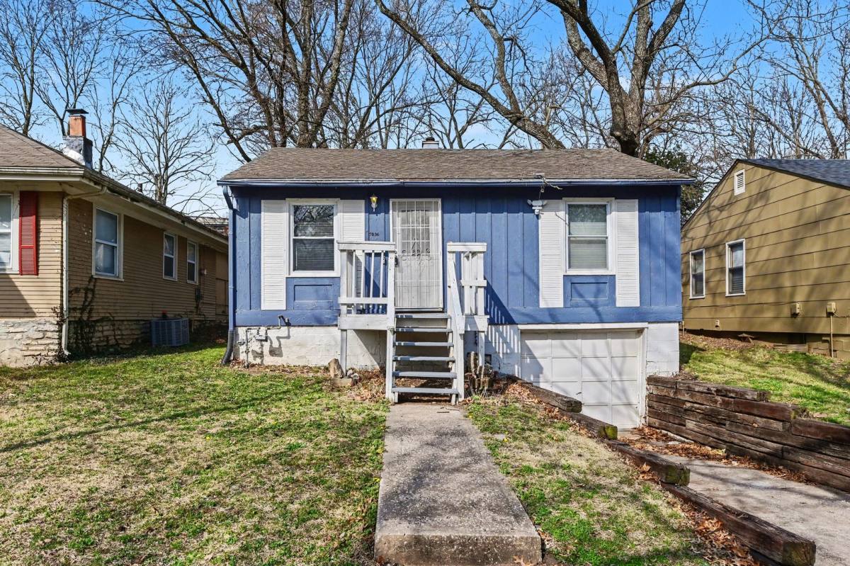 House for rent at 7036 Bellefontaine Ave, Kansas City, MO 64132