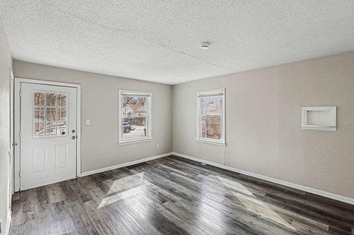 House for rent at 7036 Bellefontaine Ave, Kansas City, MO 64132