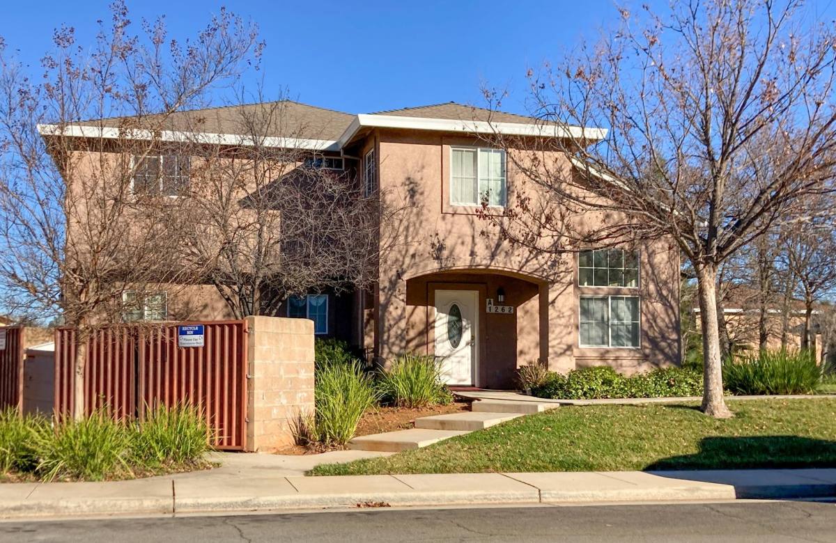 Apartment for rent at 1262 Mighty Oak Lane, Redding, CA 96002