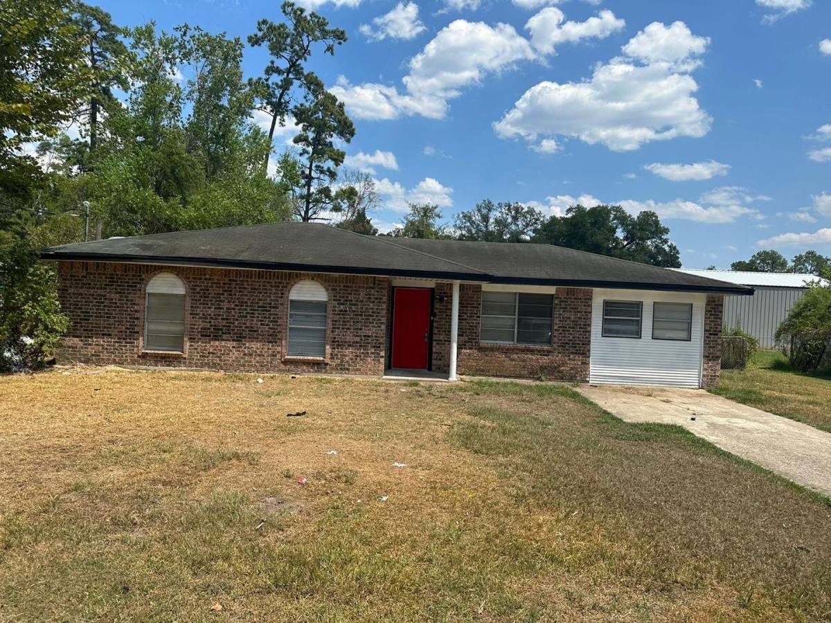 House for rent at 140 Mill St, Vidor, TX 77662