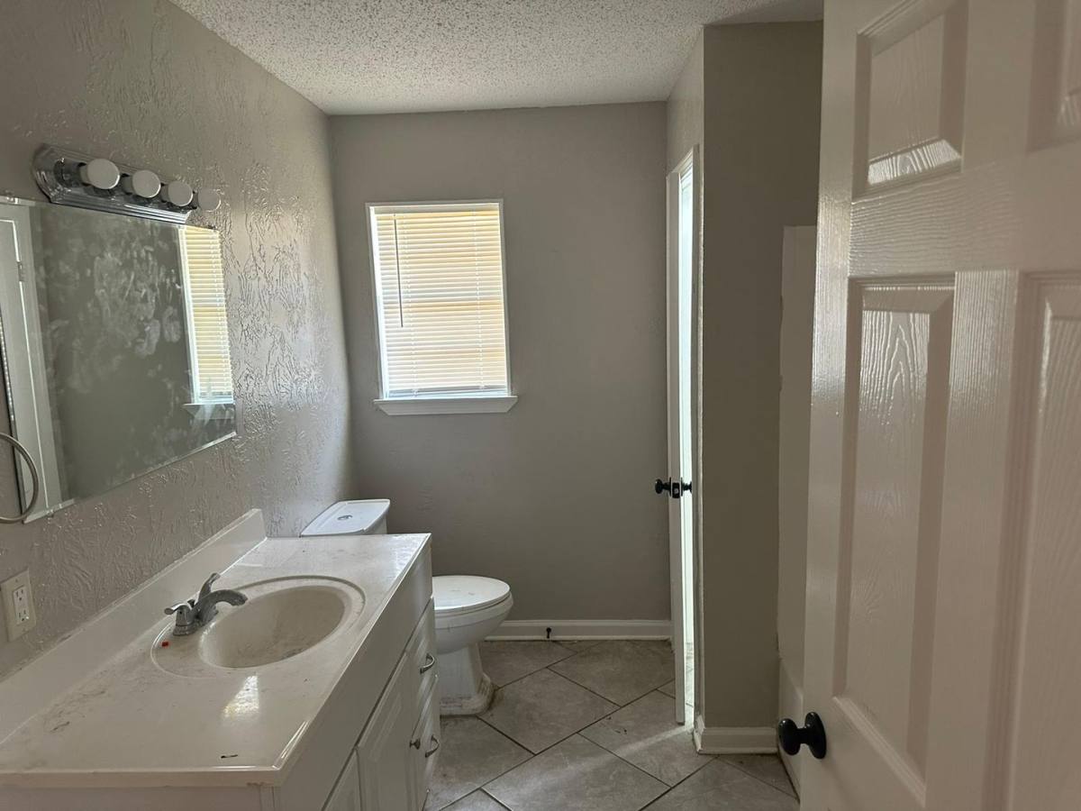 House for rent at 140 Mill St, Vidor, TX 77662