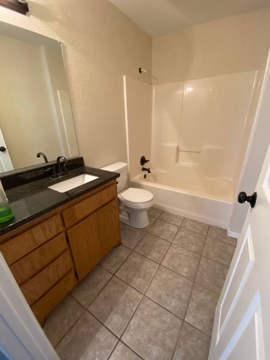 Apartment for rent at 204 S 11th Ave, Madill, OK 73446