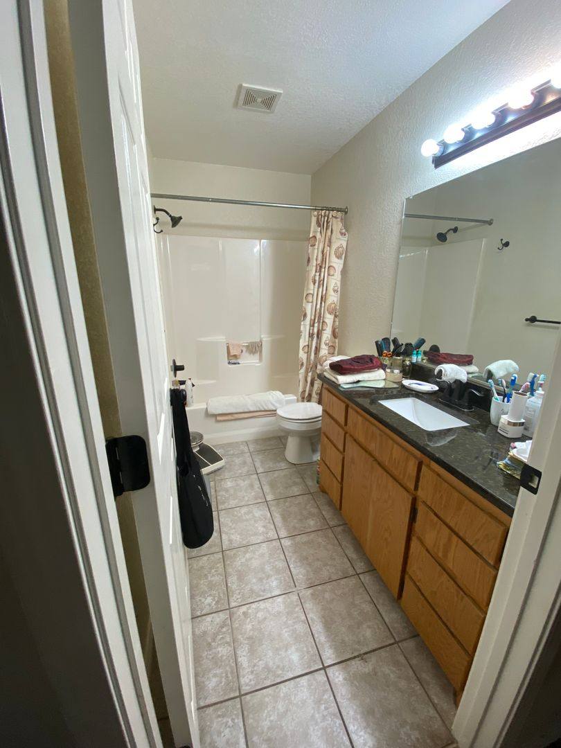 Apartment for rent at 204 S 11th Ave, Madill, OK 73446