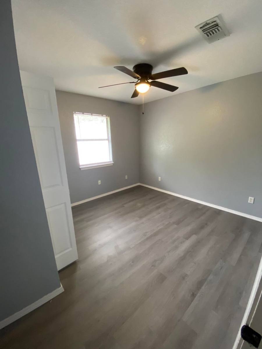 Apartment for rent at 204 S 11th Ave, Madill, OK 73446