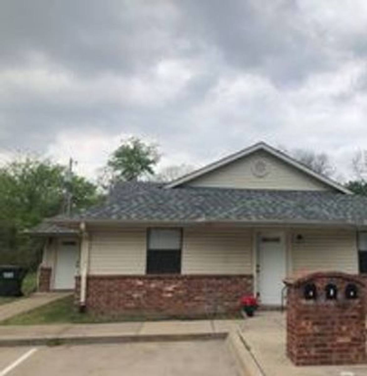 Apartment for rent at 204 S 11th Ave, Madill, OK 73446