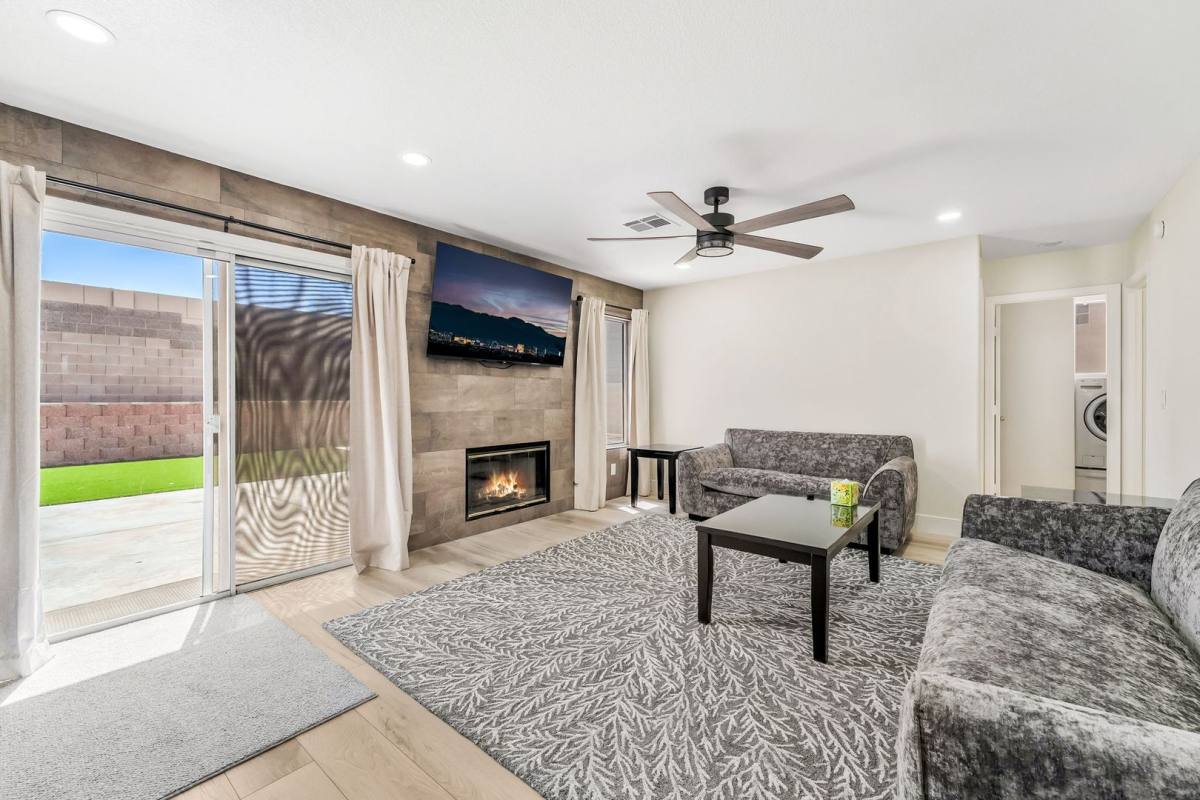 House for rent at 104 Appian Way, Henderson, NV 89002