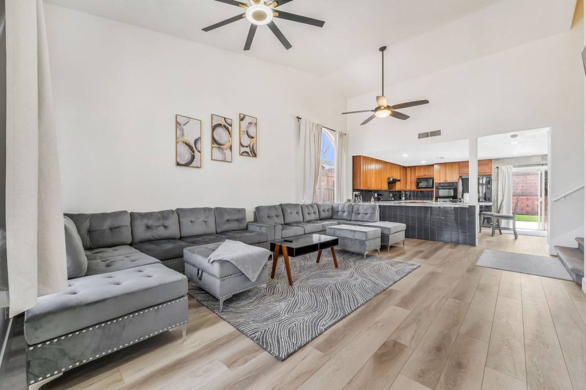 House for rent at 104 Appian Way, Henderson, NV 89002