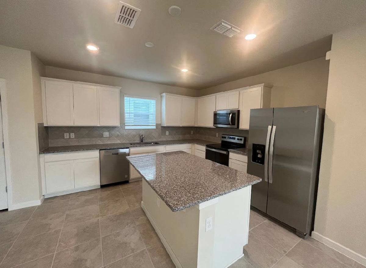 House for rent at 3074 Green Park Dr, Deland, FL 32724