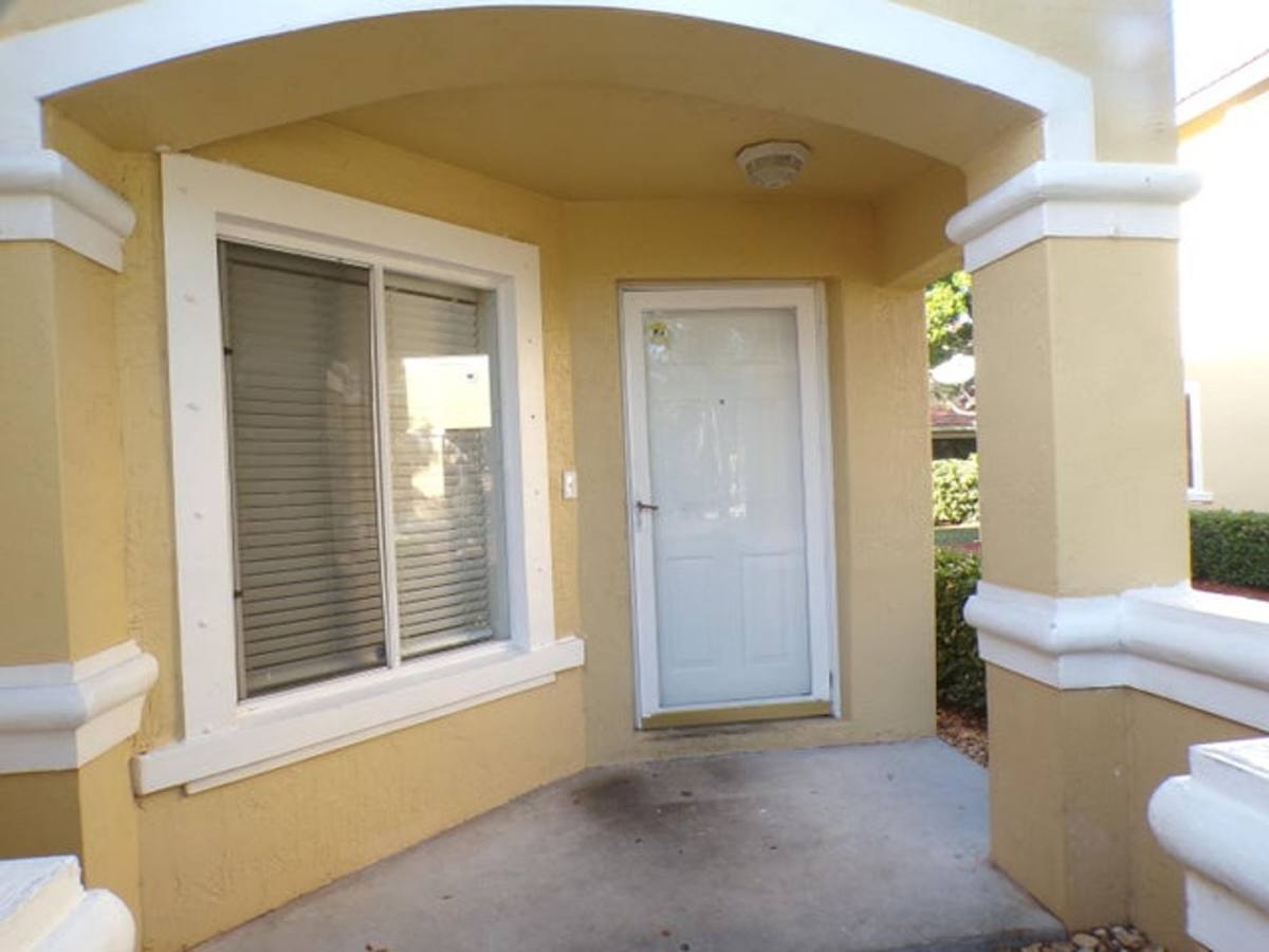 Townhouse for rent at 1620 Cetona Dr, Boynton Beach, FL 33426