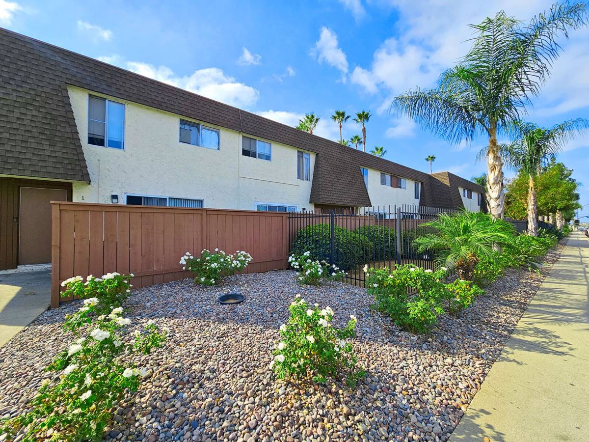 Apartment for rent at 1635 E Washington Ave, Escondido, CA 92027