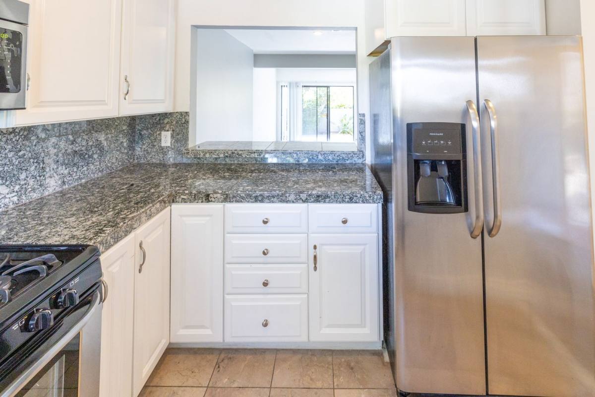 Townhouse for rent at 996 Silverado Court, Hayward, CA 94541