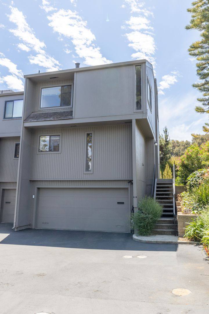 Townhouse for rent at 996 Silverado Court, Hayward, CA 94541