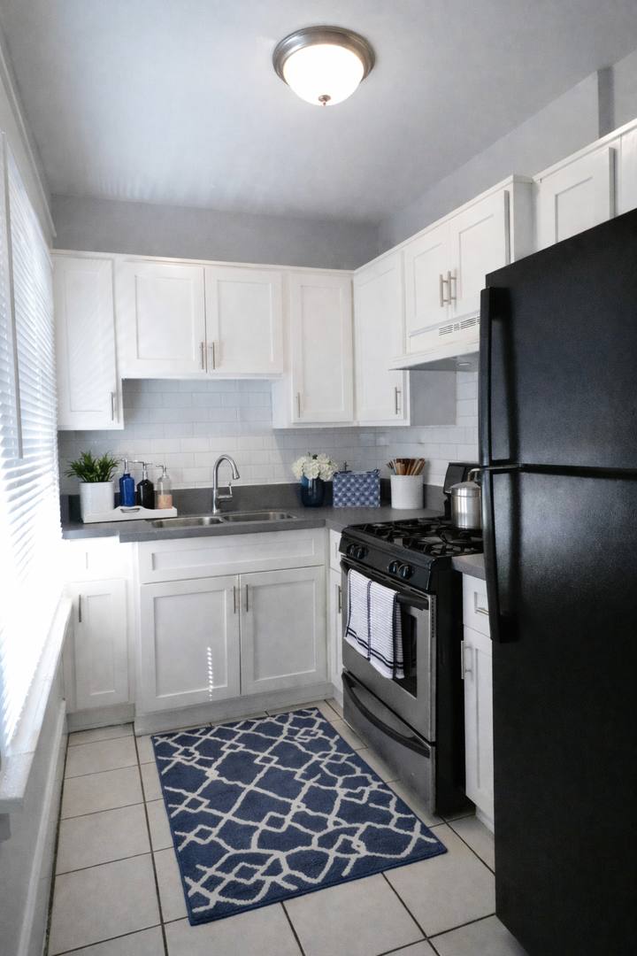 Apartment for rent at 1483 Atlantic Ave, Long Beach, CA 90813