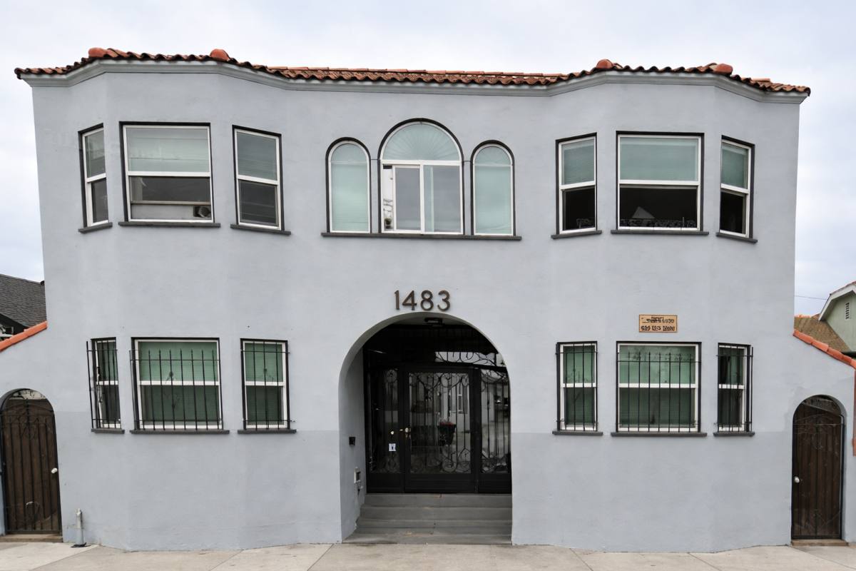 Apartment for rent at 1483 Atlantic Ave, Long Beach, CA 90813