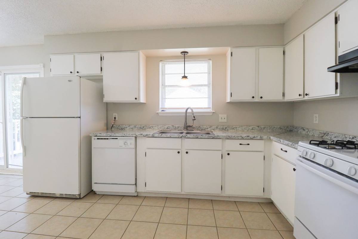House for rent at 15080 S Xenophon Ave, Glenpool, OK 74033