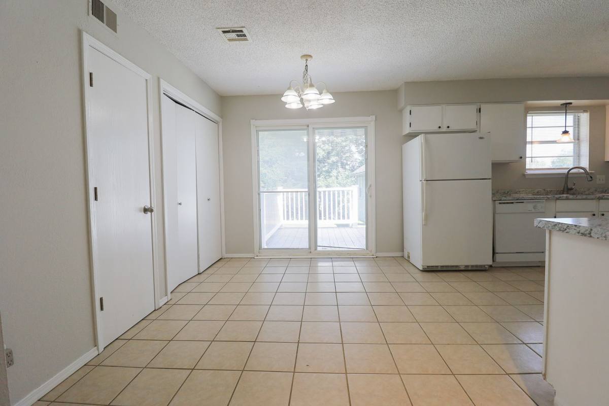 House for rent at 15080 S Xenophon Ave, Glenpool, OK 74033