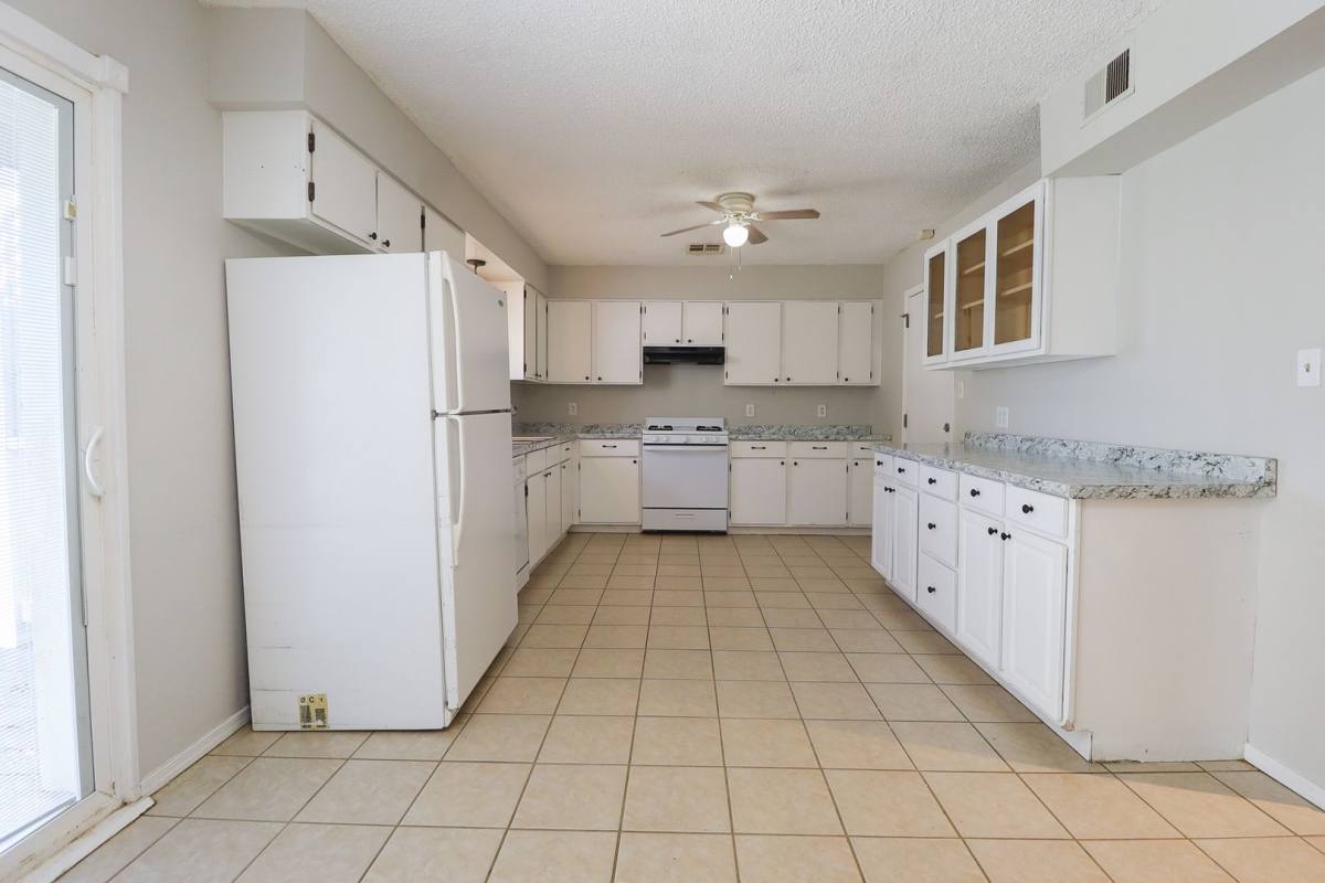 House for rent at 15080 S Xenophon Ave, Glenpool, OK 74033