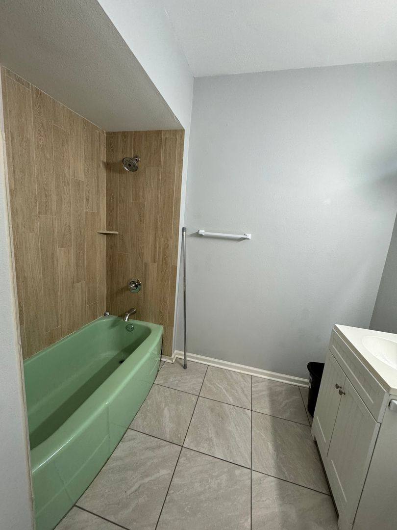 Apartment for rent at 403 Egan St, Shreveport, LA 71101