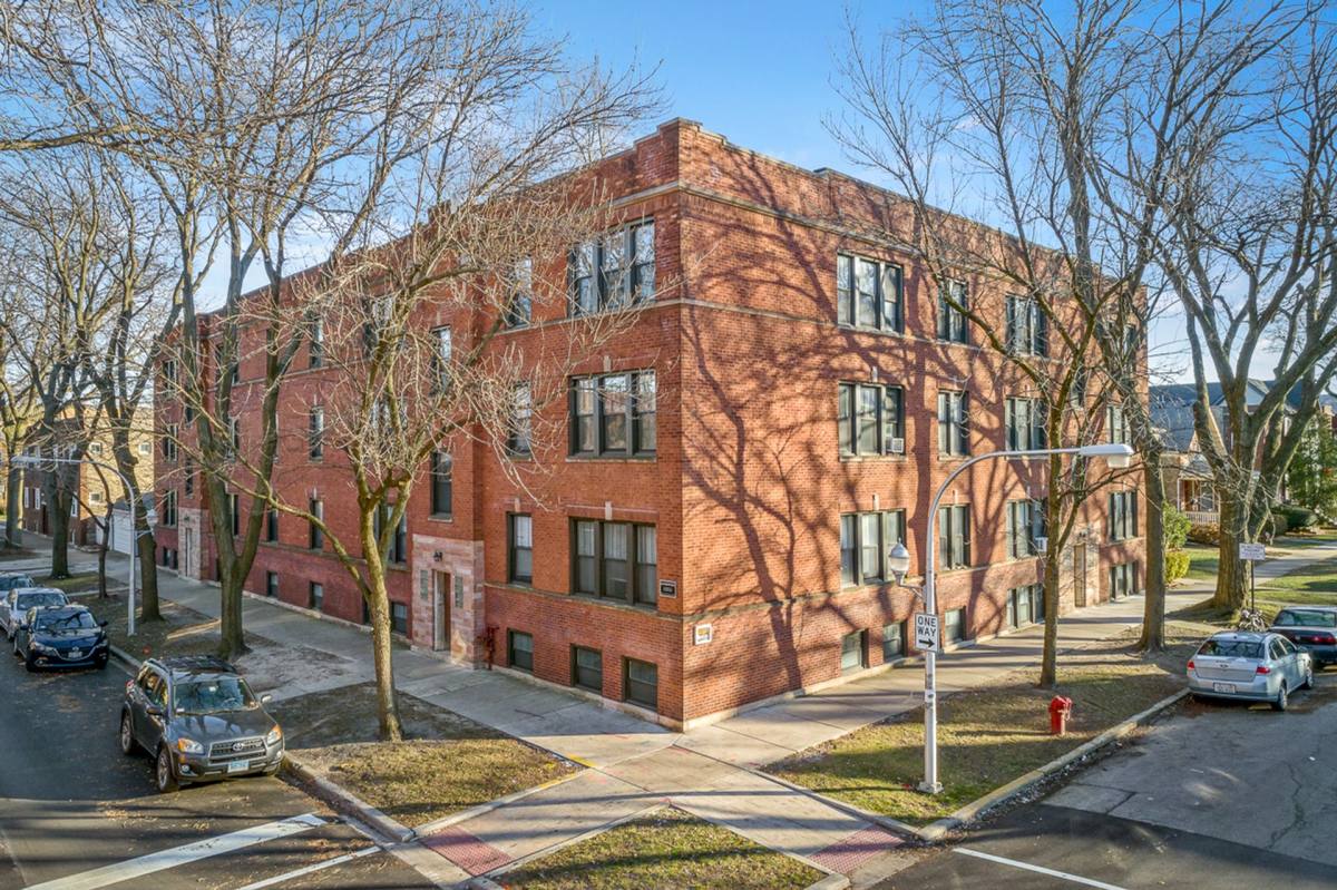 Apartment for rent at 4951 N Oakley Ave, Chicago, IL 60625