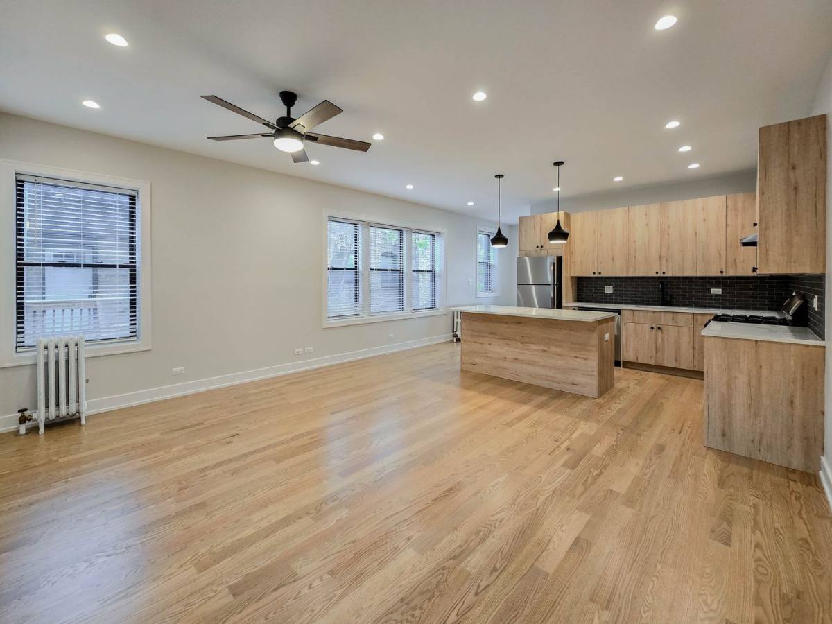 Apartment for rent at 4951 N Oakley Ave, Chicago, IL 60625