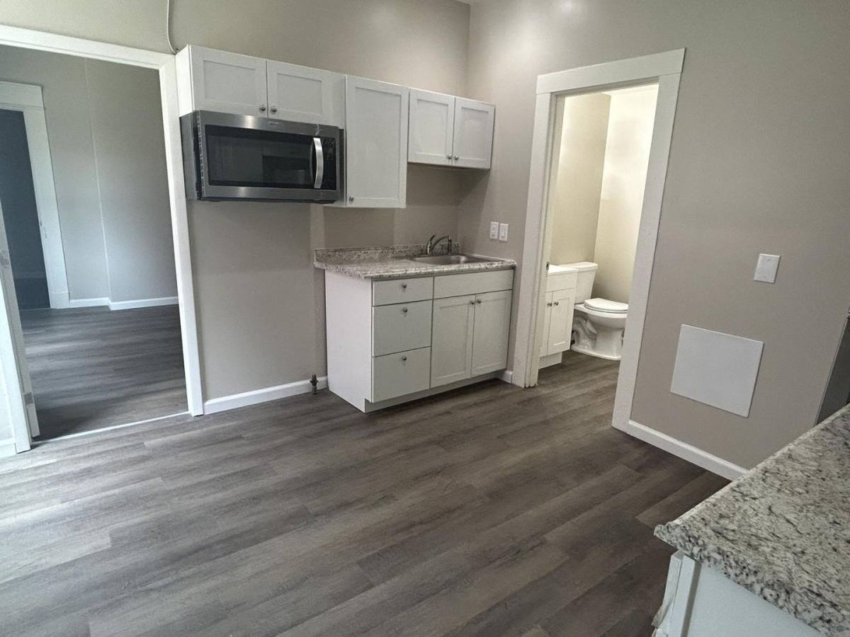 Apartment for rent at 218 E 12th St, Covington, KY 41011